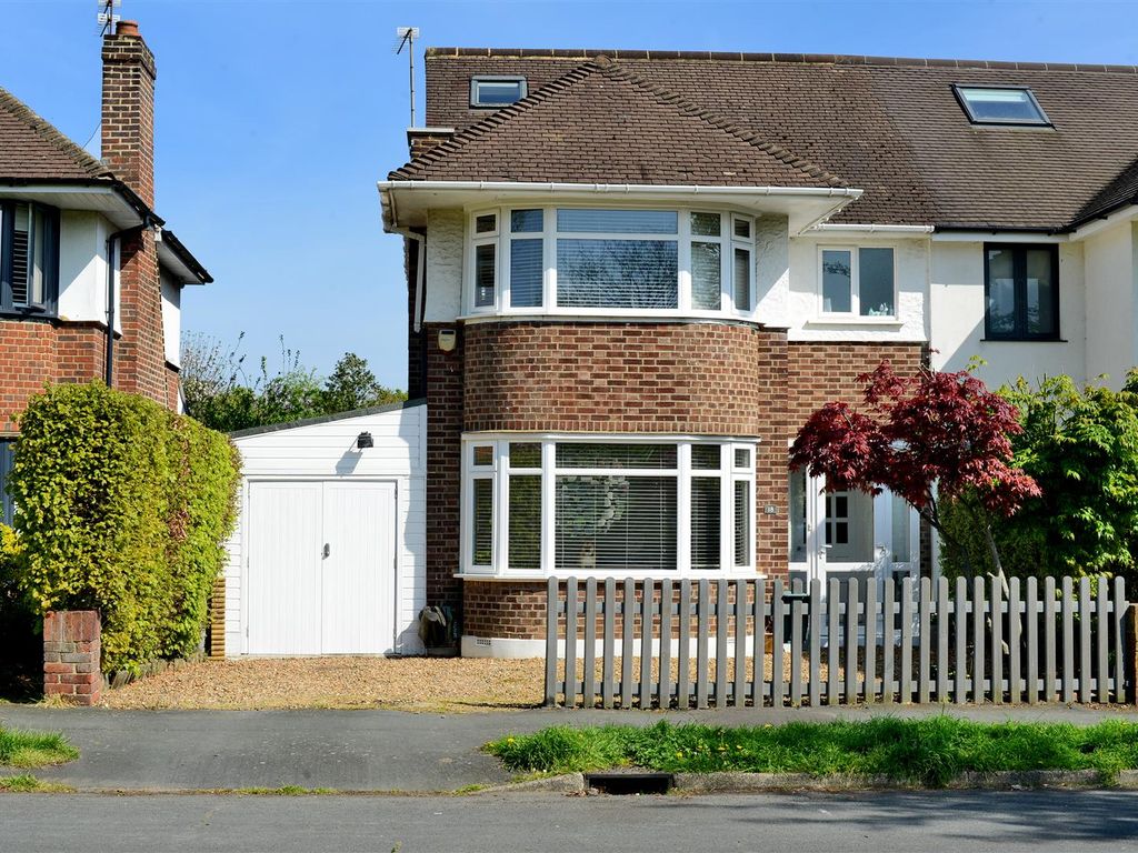 4 bed semidetached house for sale in Ennismore Gardens, Thames Ditton