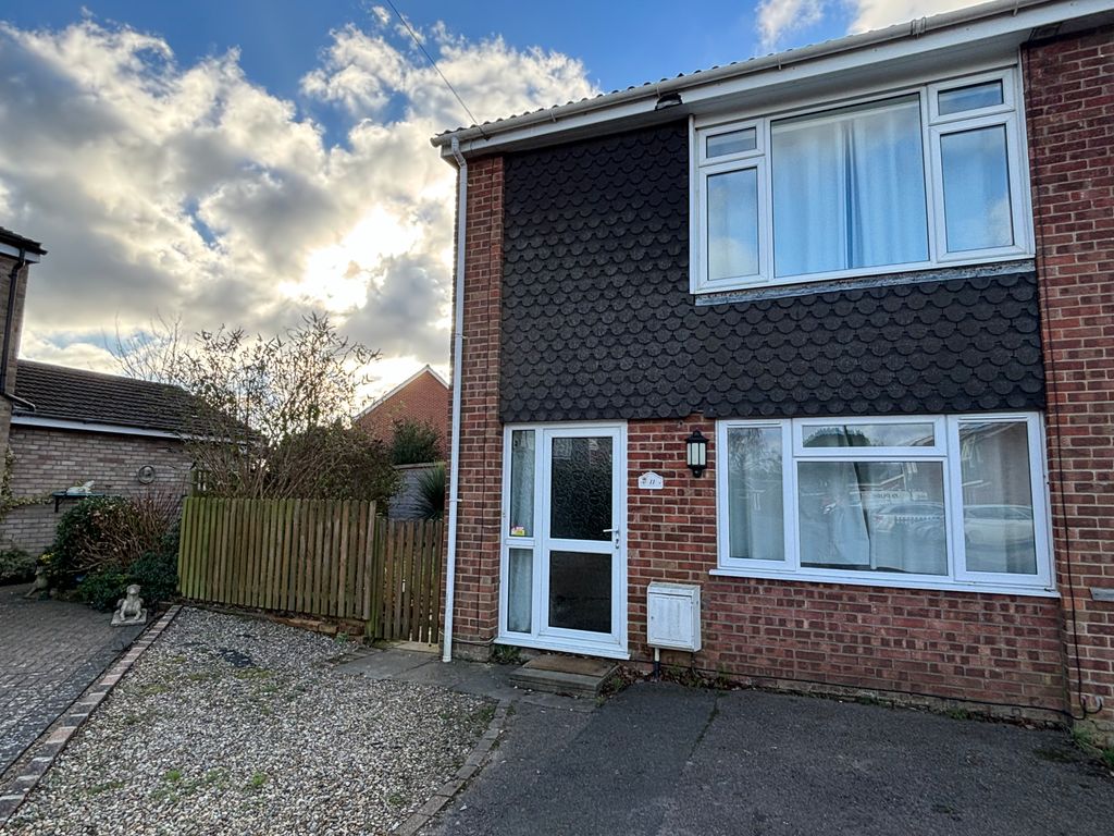 3 bed semidetached house to rent in Sapwell Close, Aylsham, Norwich