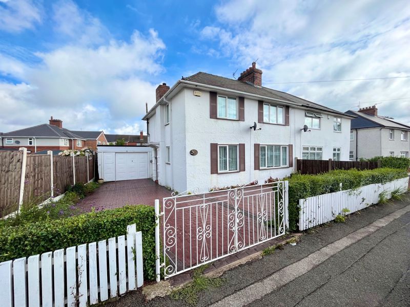 3 bed semidetached house for sale in Tanfield Road, Dudley DY2, £