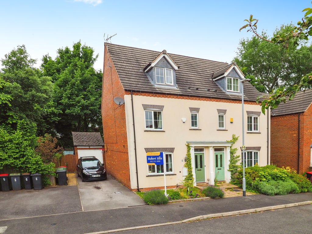 4 bed semidetached house for sale in Fieldfare Close, Bramcote, Nottingham, Nottinghamshire NG9