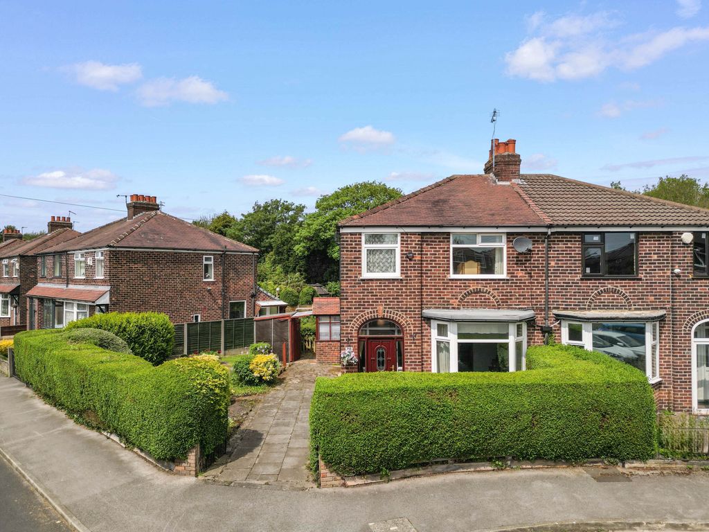 3 bed semidetached house for sale in Lindsell Road, West Timperley