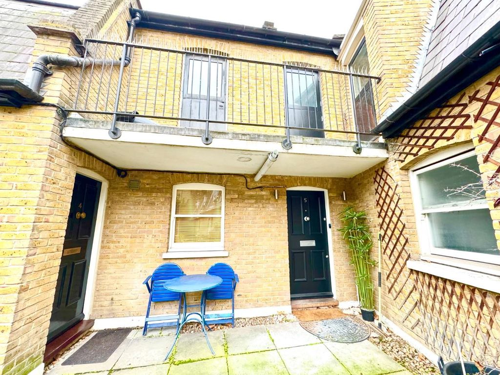 4 bed flat for sale in Whitfield Street, Fitzrovia W1T, £1,500,000 Zoopla