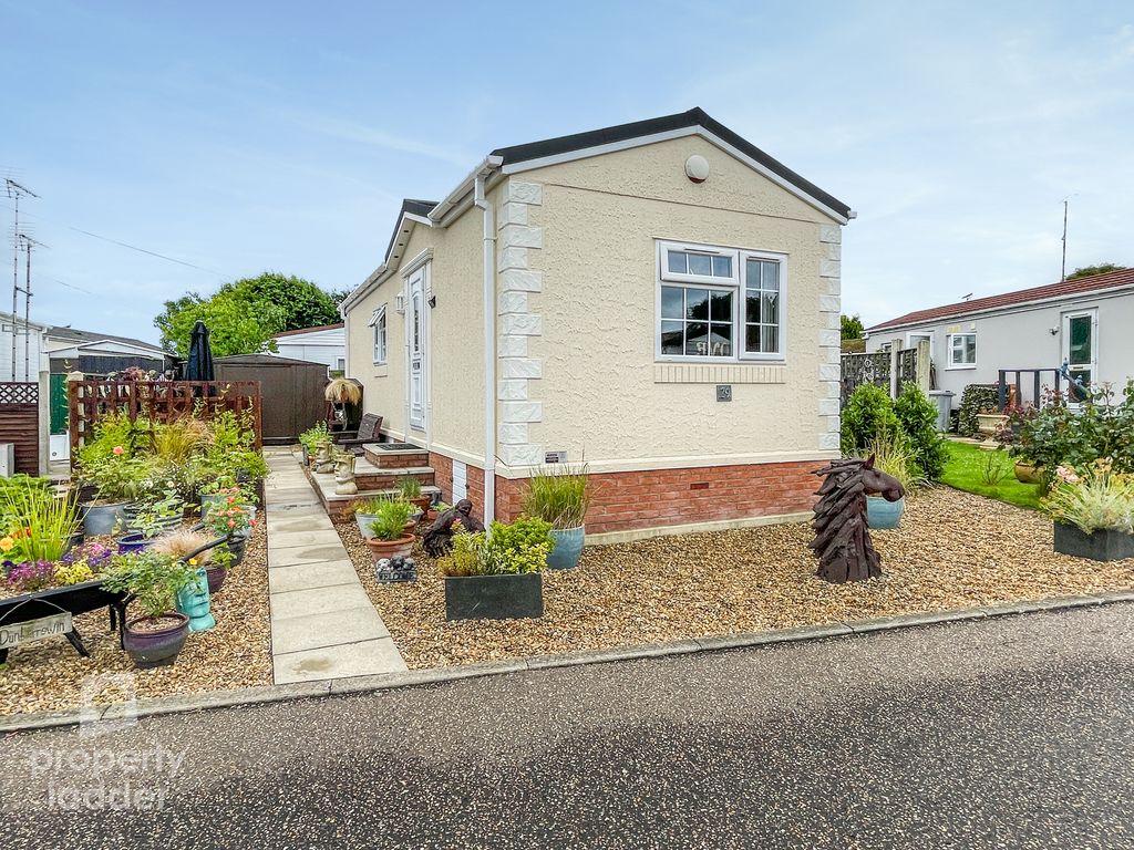 1 bed mobile/park home for sale in Woodland View, Stratton Strawless