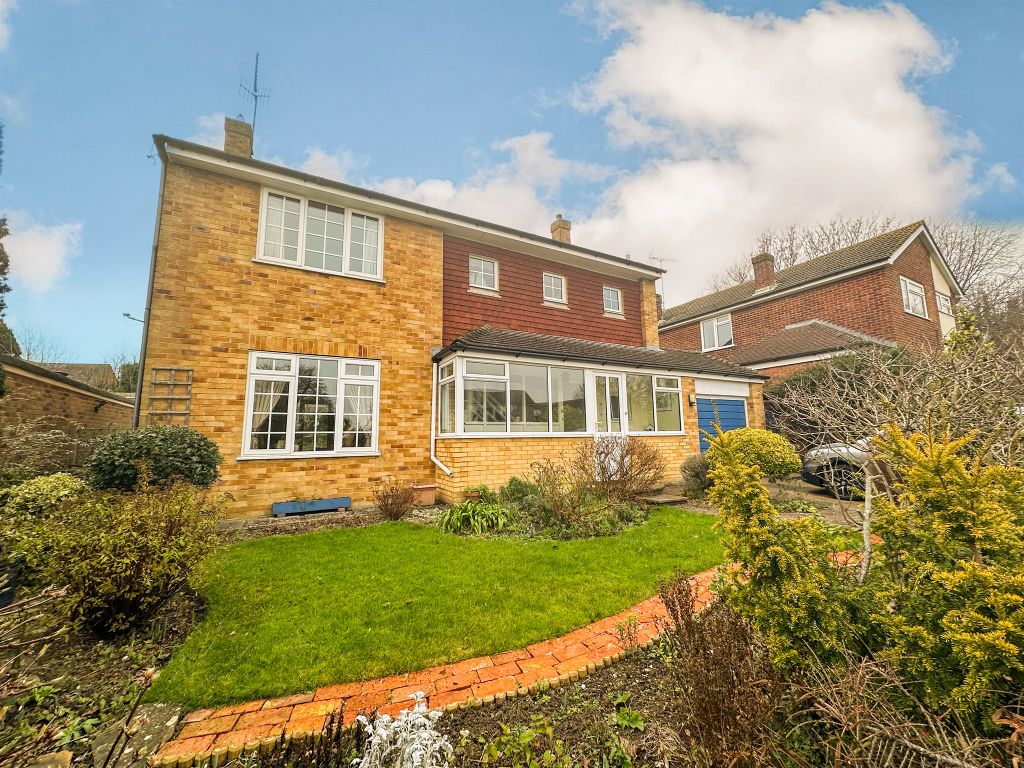 4 bed detached house for sale in Woodcroft Drive, Eastbourne BN21, £