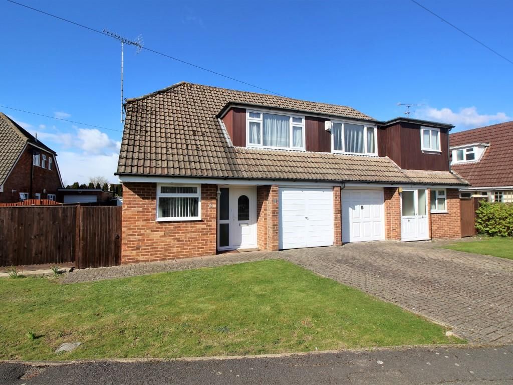 3 bed semidetached house for sale in Keswick Close, Tilehurst, Reading