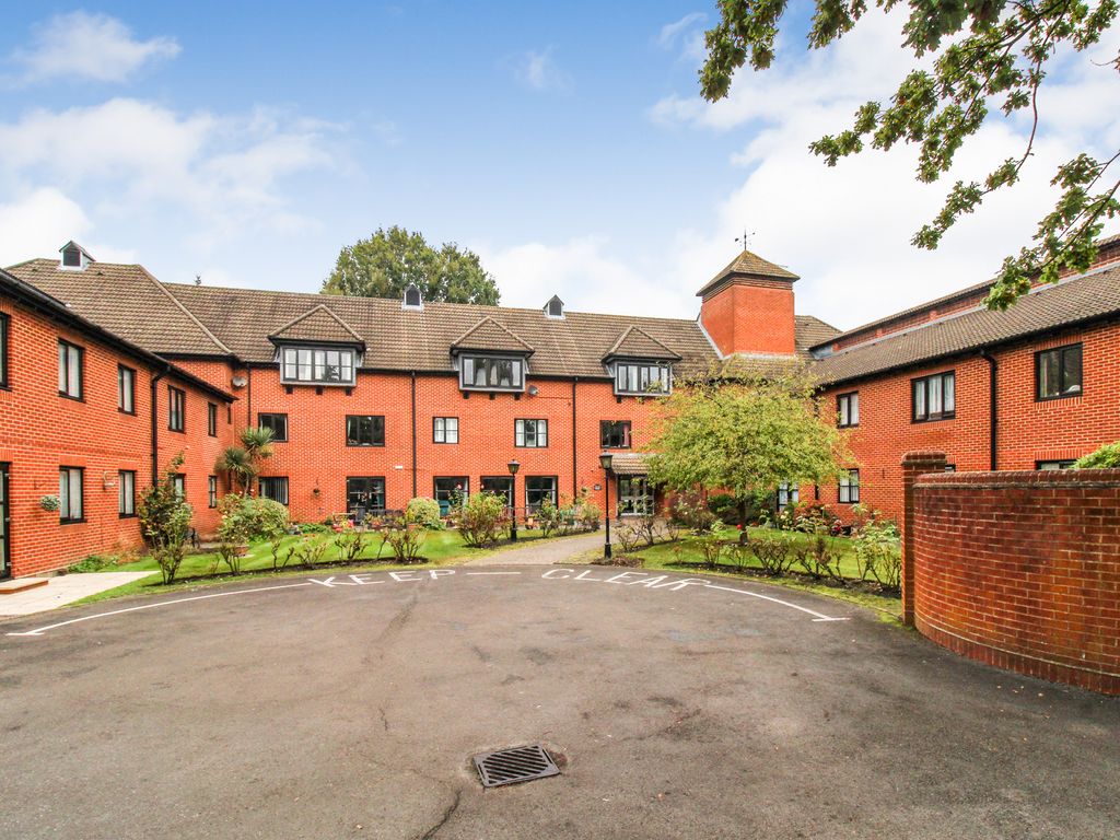 1 bed property for sale in Farley Court, Farnborough GU14 Zoopla