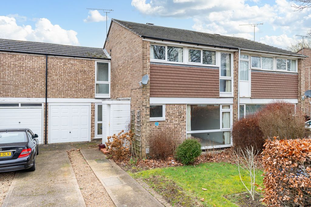 4 bed semidetached house to rent in Moors Walk, Welwyn Garden City AL7, £2,000 pcm Zoopla