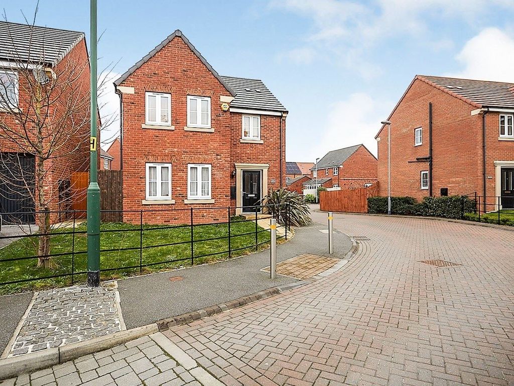 3 bed detached house to rent in Abbey Lane, Kingswood, Hull, East Yorkshire HU7, £895 pcm Zoopla