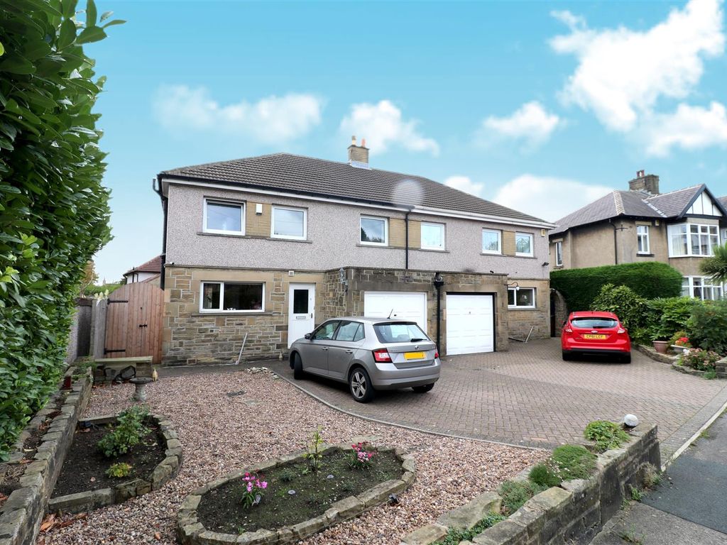 4 bed semidetached house for sale in Bowman Avenue, Halifax Road