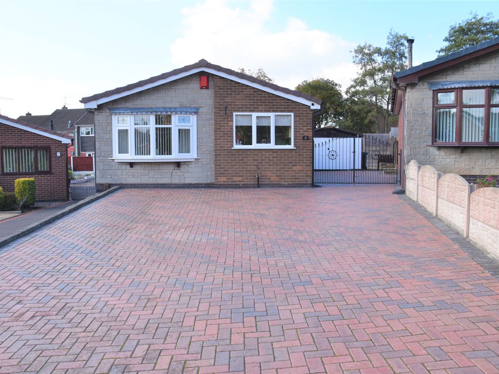3 bed detached bungalow for sale in Conrad Close, Meir Hay, StokeOn