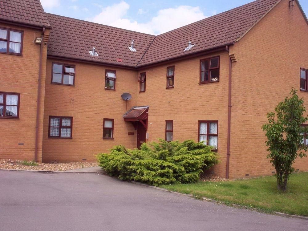 1 bed property to rent in High Street, Irthlingborough, Wellingborough