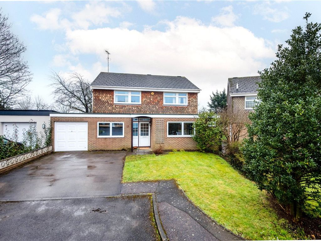4 bed detached house for sale in Kindersley Close, Welwyn