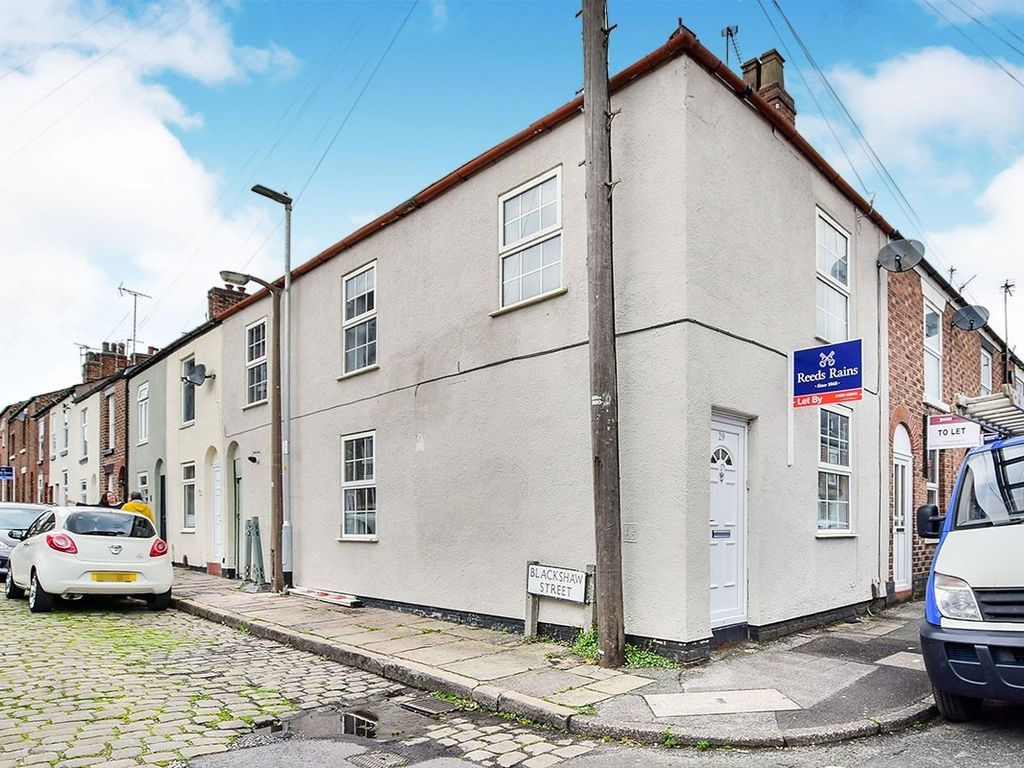 3 bed terraced house to rent in Brown Street, Macclesfield, Cheshire