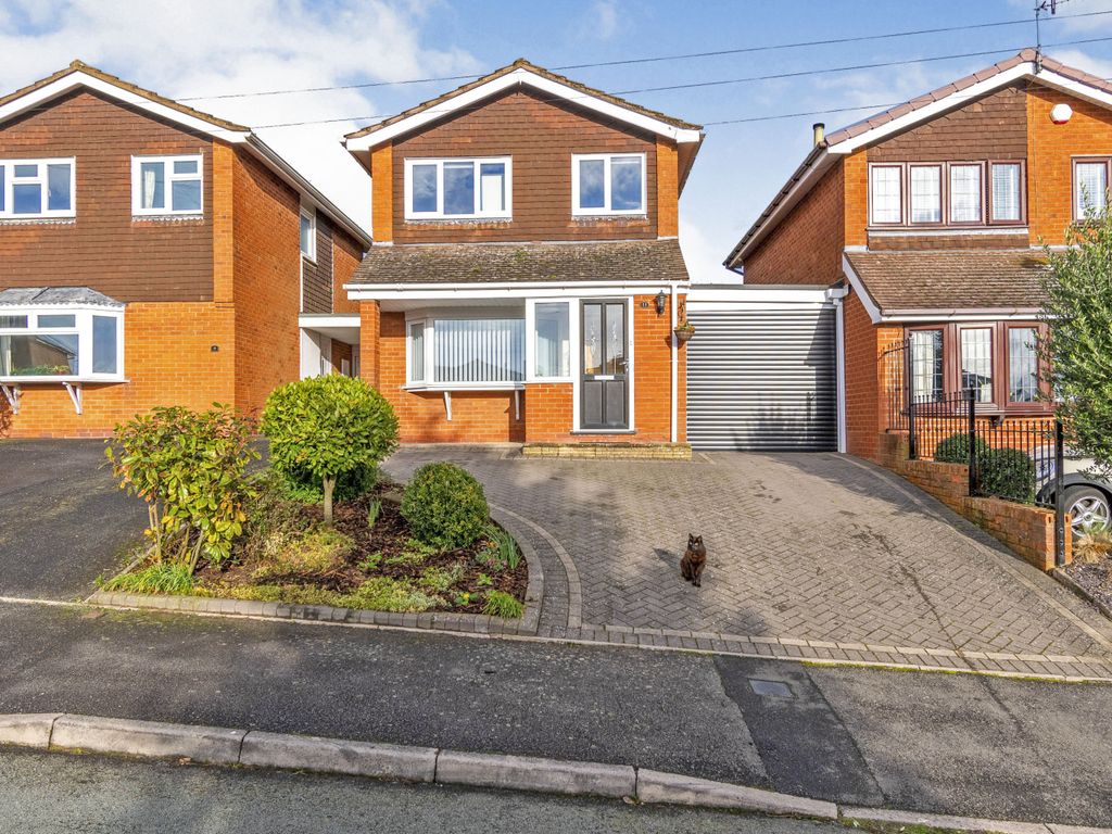 3 bed linkdetached house for sale in Himley Gardens, Dudley, West