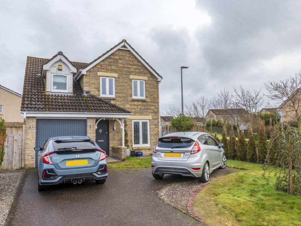 3 bed detached house for sale in Dellness Road, Inverness IV2, £260,000 Zoopla