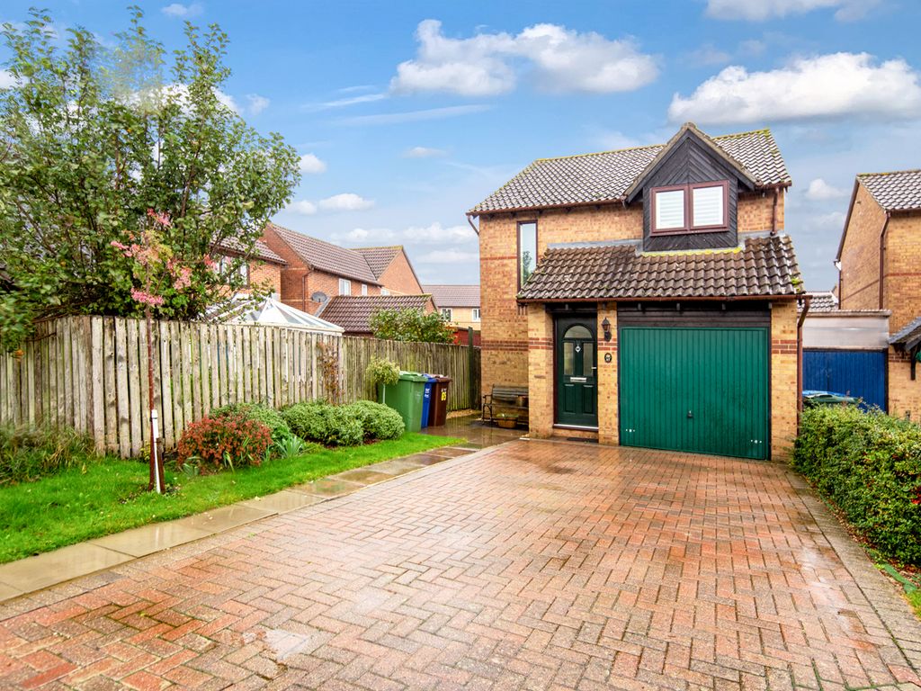 3 bed detached house for sale in Willow Drive, Bicester OX26, £365,000