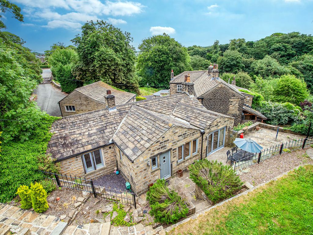 4 bed detached house for sale in Penistone Road, Shelley, Huddersfield