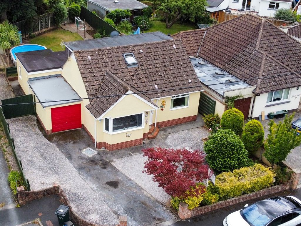 4 bed bungalow for sale in Lindridge Close, Kingsteignton, Newton Abbot