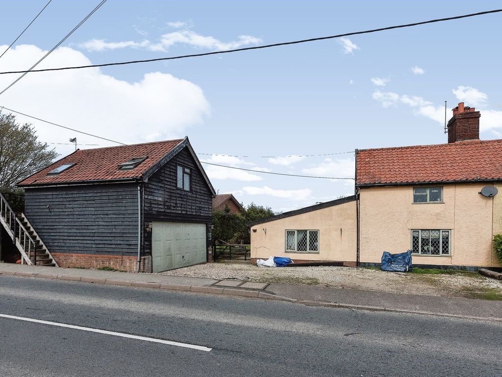 4 bed semidetached house for sale in Poplar Hill, Stowmarket IP14, £