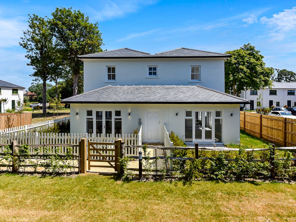 New home, 2 bed flat for sale in Sheppy Court, Halfway Road, Minster On