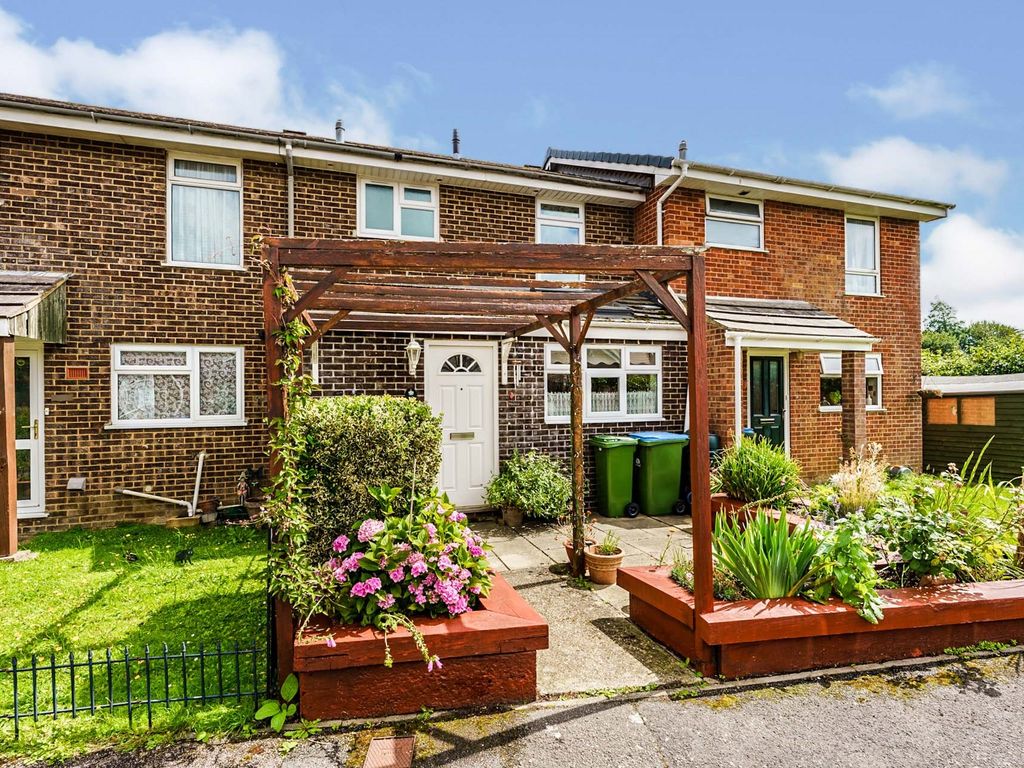 3 bed terraced house for sale in Lamorna Gardens, Westergate