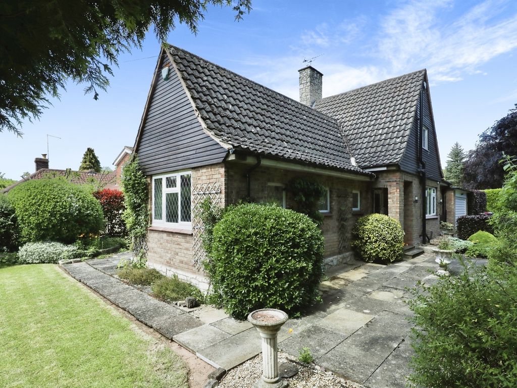 3 bed detached house for sale in Lindrick Common, Lindrick Common