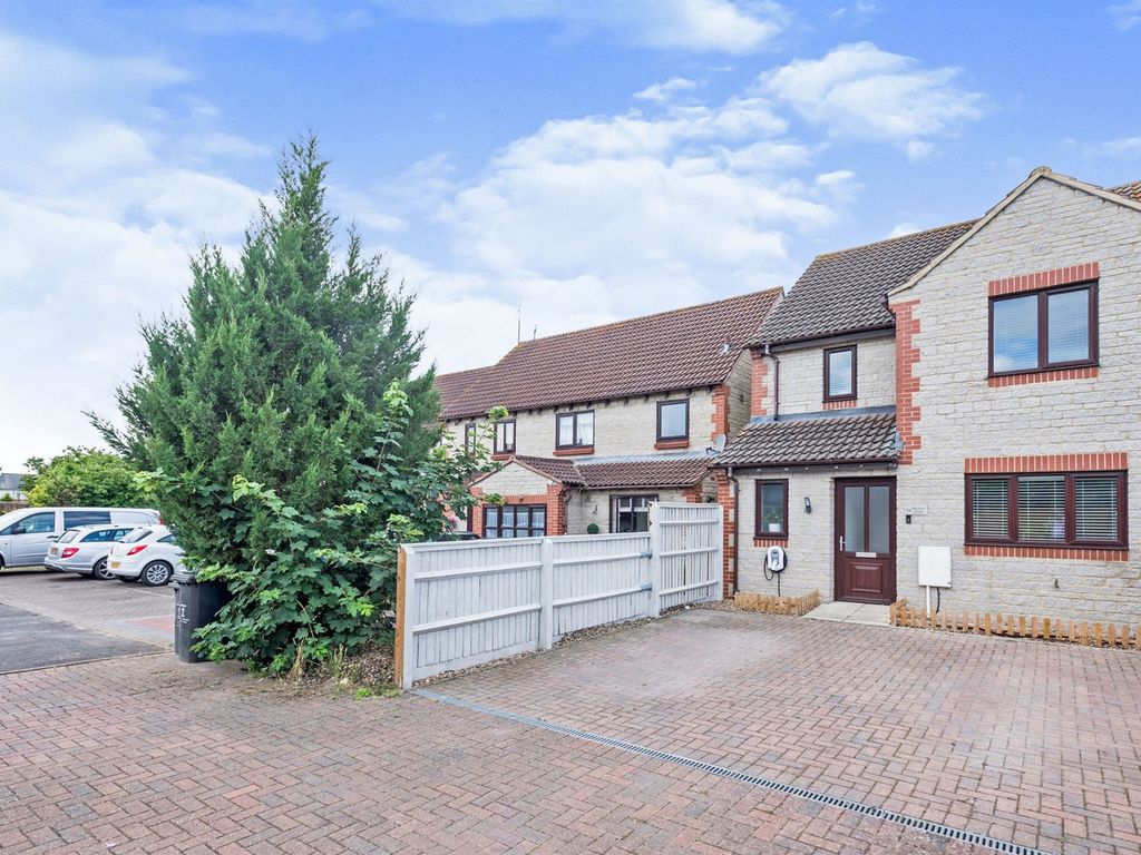 Menham Close, Swindon SN2  
