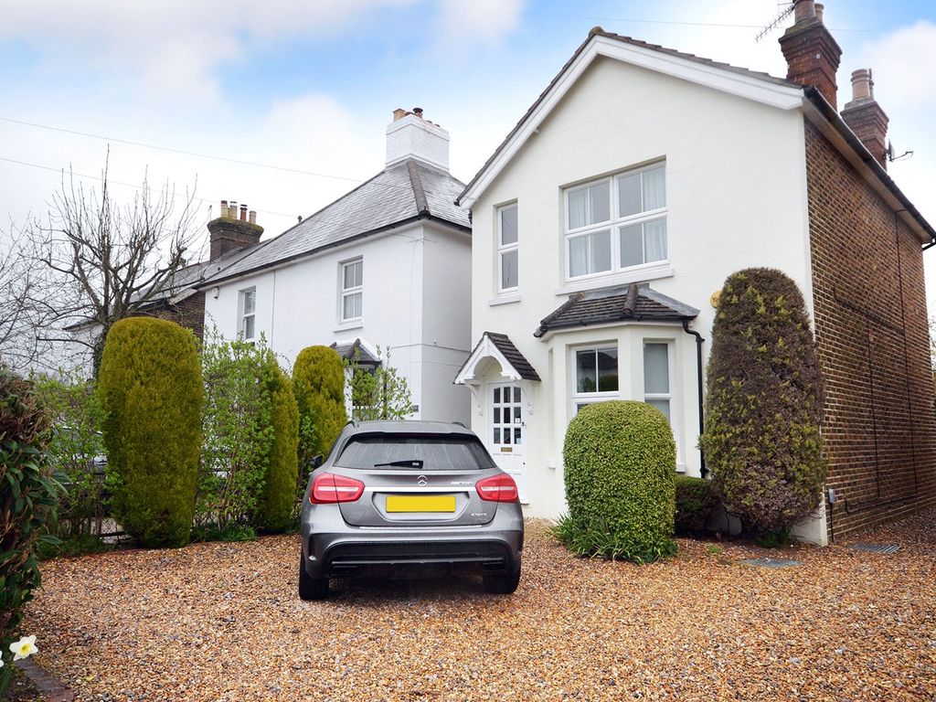 3 bed detached house for sale in Horley, Surrey RH6 Zoopla