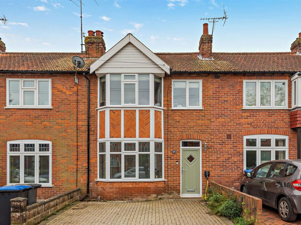 3 bed terraced house for sale in Laurel Avenue, Englefield Green, Egham