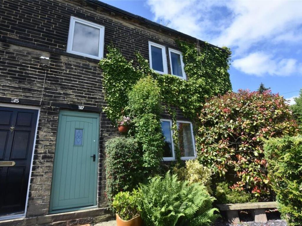 3 bed town house for sale in Highfield Road, Idle, Bradford BD10, £