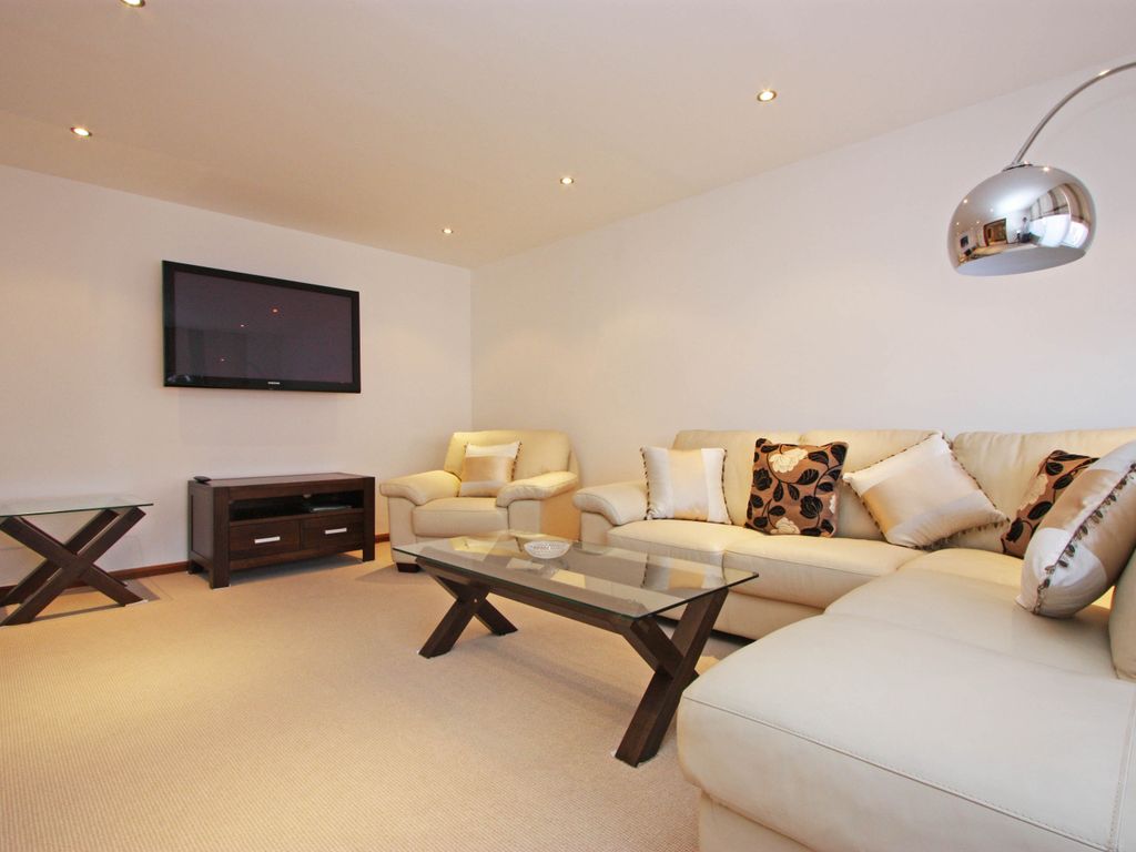 2 bed flat to rent in Ennismore Gardens, Knightsbridge, London SW7, £