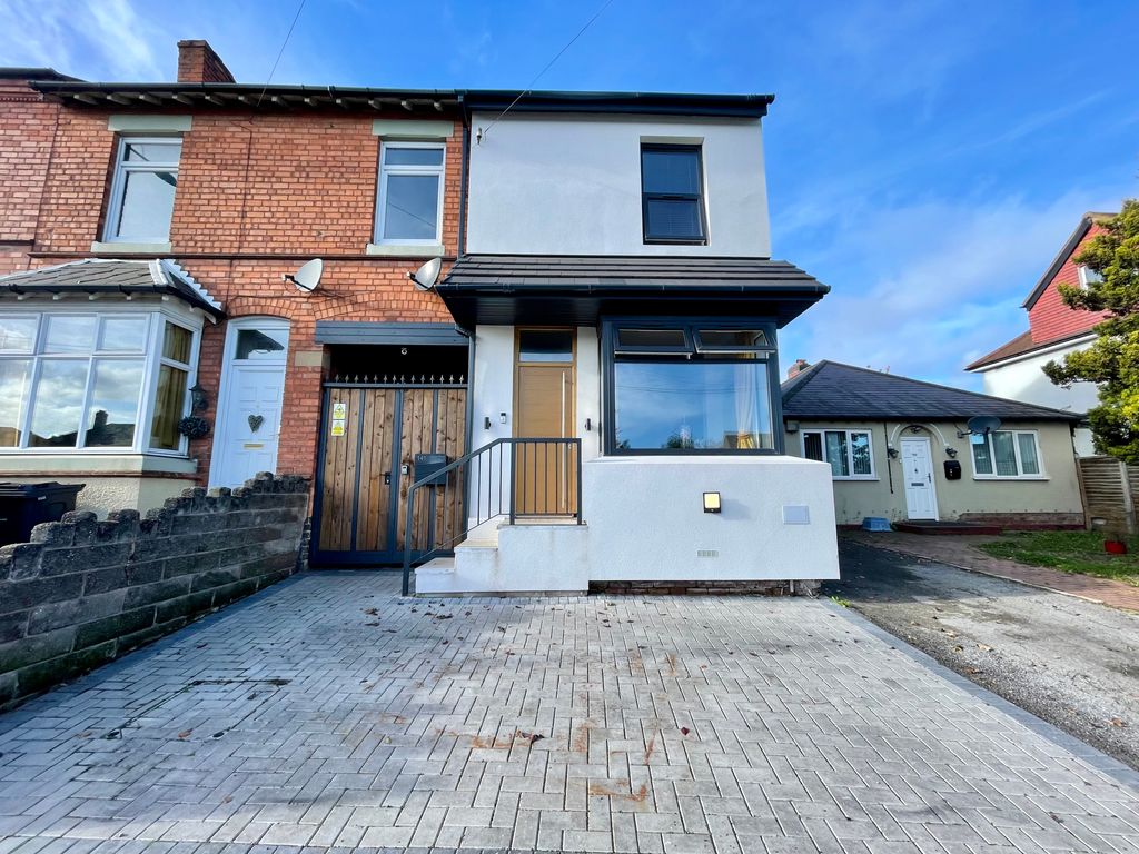 4 bed end terrace house for sale in Lincoln Road North, Birmingham B27