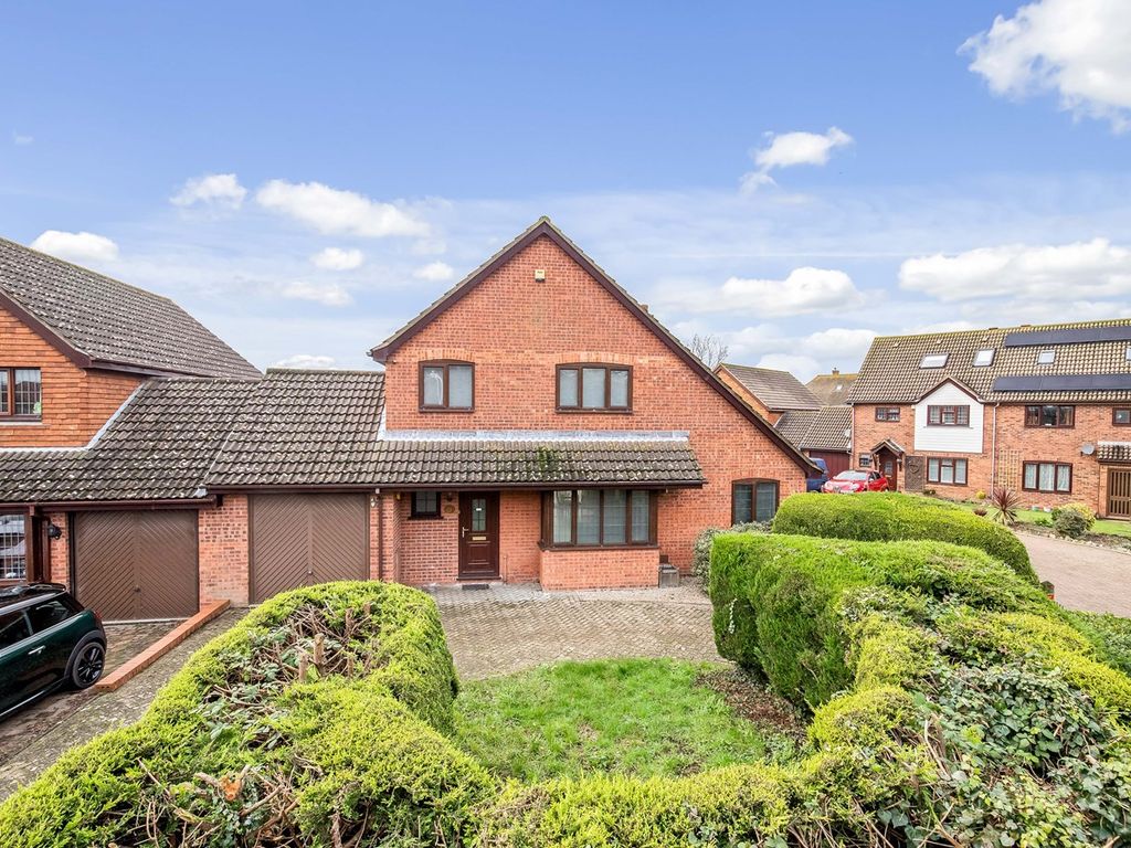 4 bed detached house for sale in Lucy Avenue, Folkestone CT19, £525,000