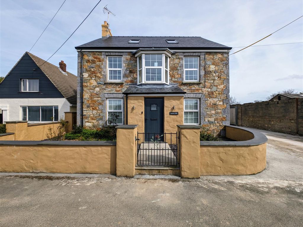 4 bed detached house for sale in Dinas Cross, Newport SA42, £595,000