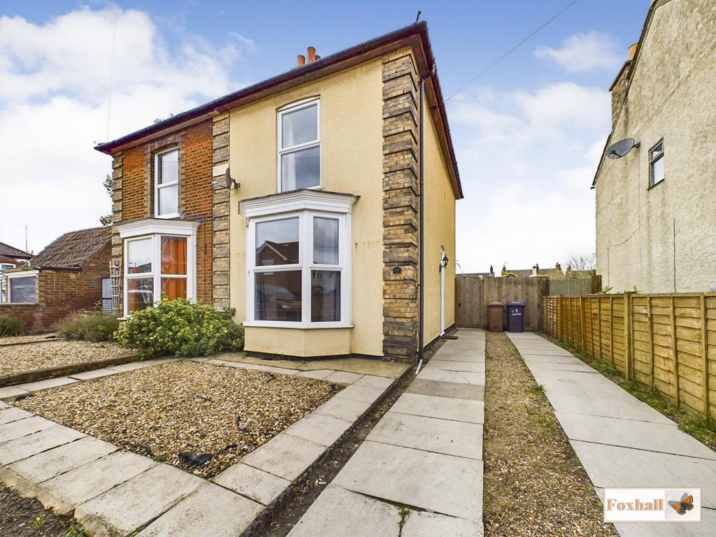 2 bed semidetached house for sale in Alan Road, Ipswich IP3, £225,000