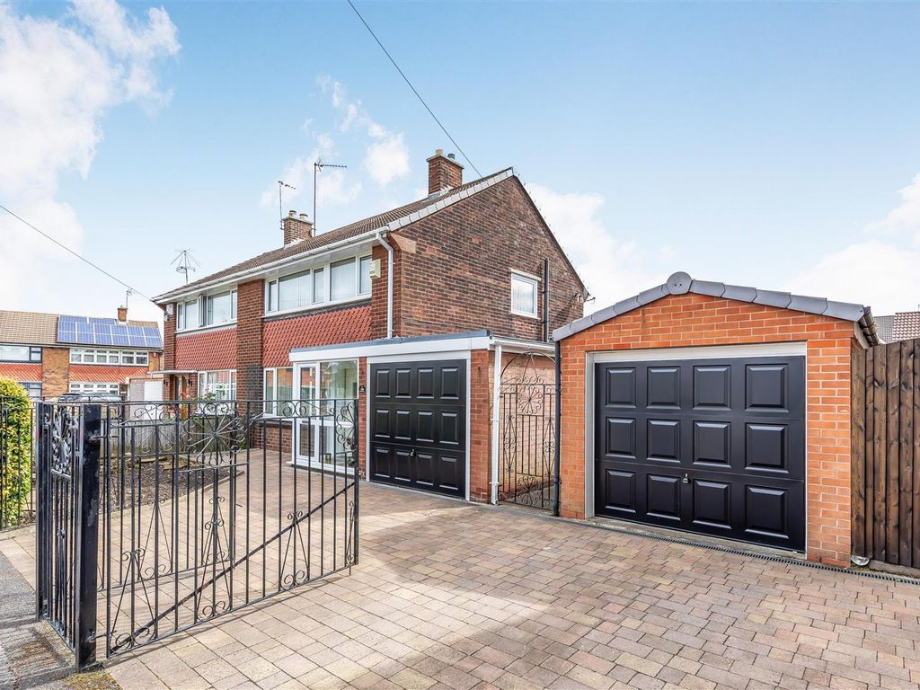 3 bed semidetached house for sale in Ashfield Road, Huthwaite, Sutton