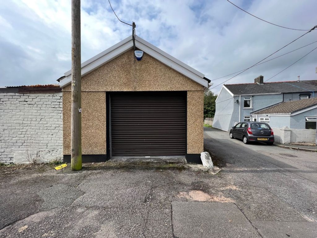 Property for sale in Vale Terrace, Tredegar NP22, £30,000 Zoopla