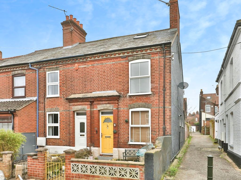 4 bed end terrace house for sale in Green Hills Road, Norwich NR3, £