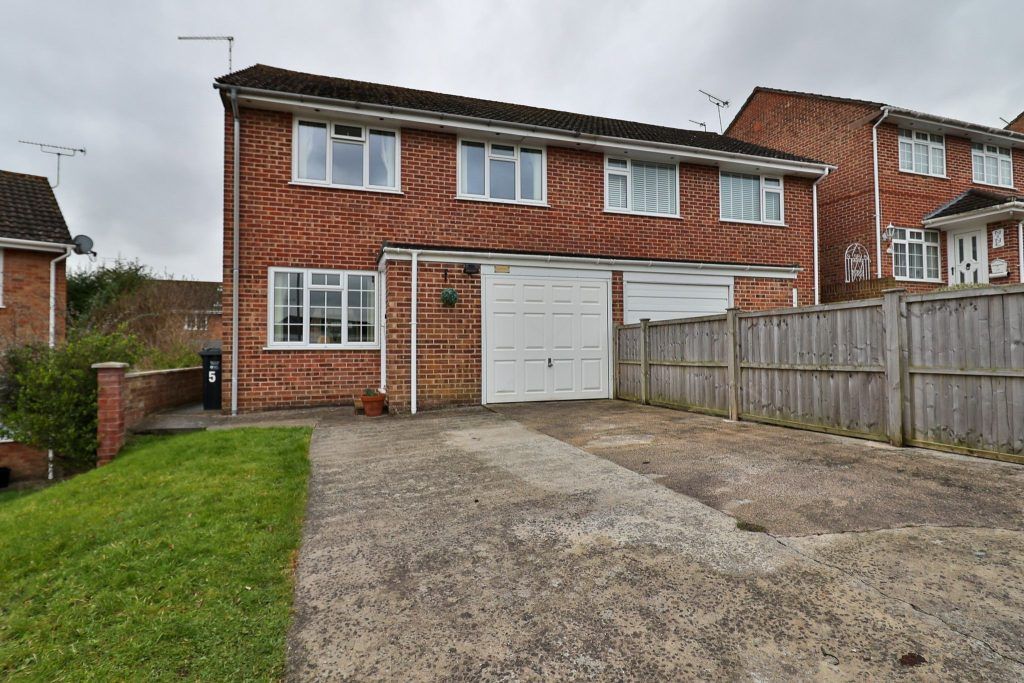 3 bed semidetached house for sale in Cypress Drive, Yeovil, Somerset BA20 Zoopla