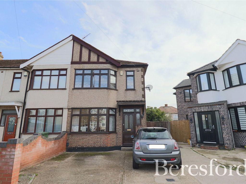 3 bed end terrace house for sale in Cherry Tree Close, Rainham RM13