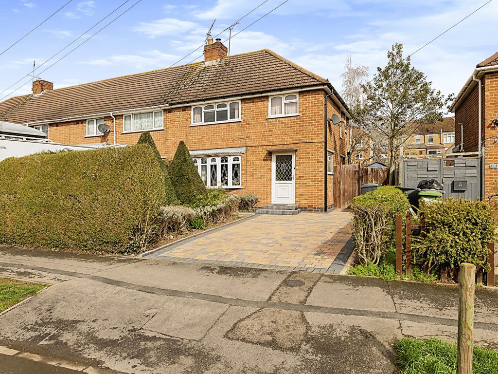 3 bed end terrace house for sale in St. Michaels Road, Warwick