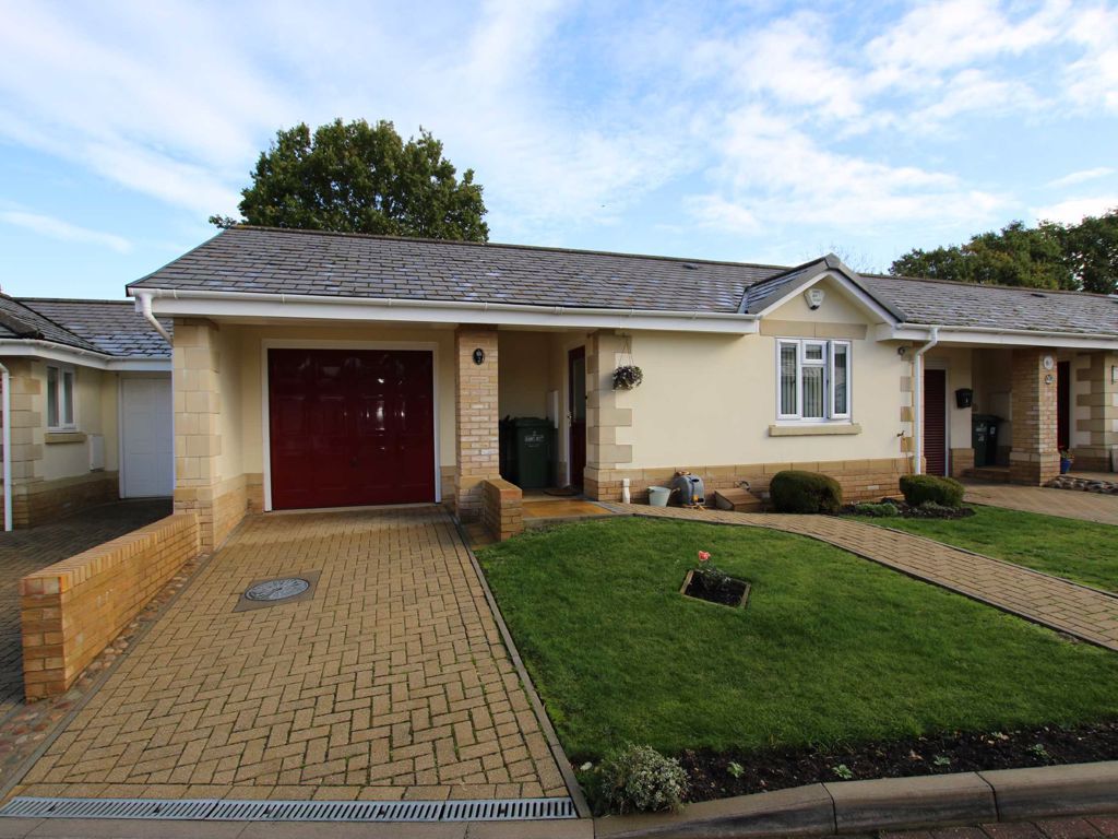 2 bed bungalow for sale in Butterfield Close, Frampton Cotterell