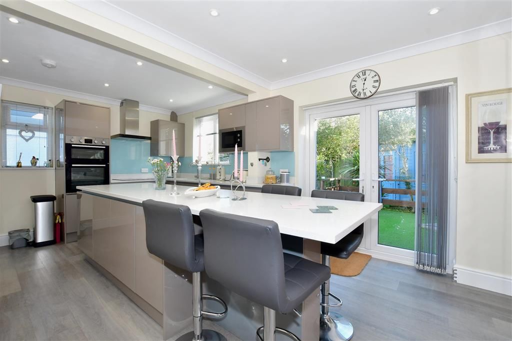 3 bed semidetached house for sale in Botany Road, Kingsgate