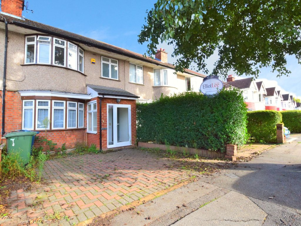 4 bed terraced house to rent in Ravenswood Crescent, Harrow, Greater