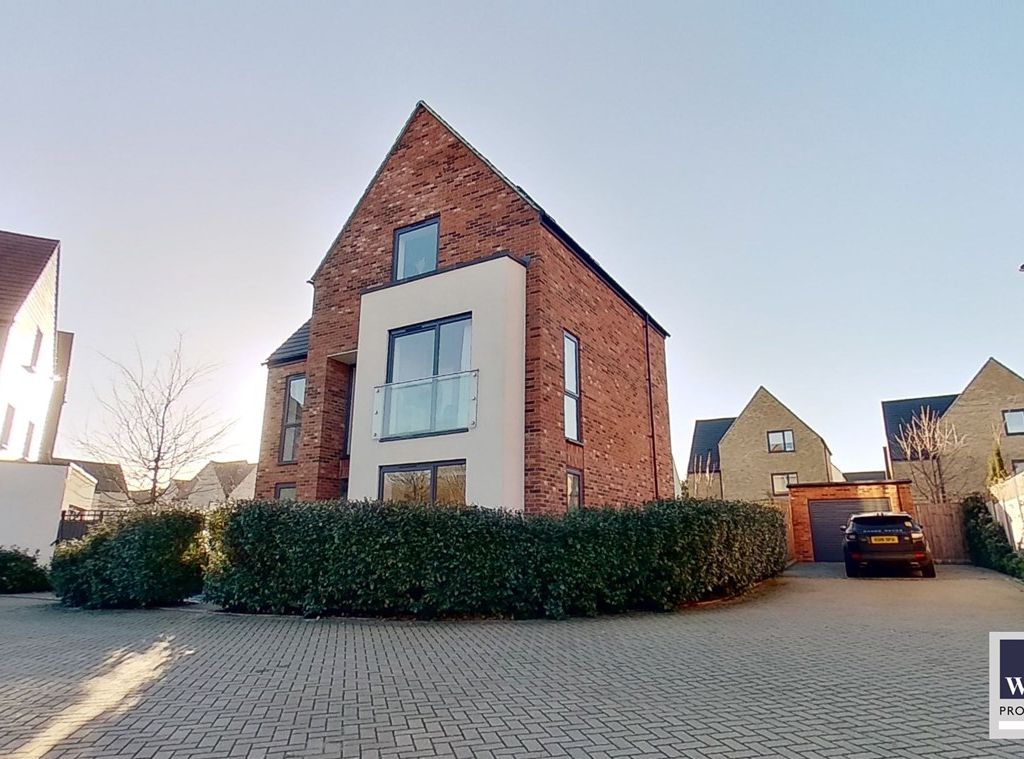 5 bed detached house for sale in Willow Tree Drive, Waltham Cross EN8