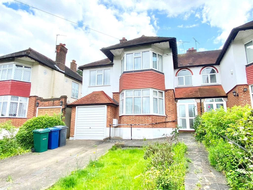3 bed semidetached house for sale in Heddon Court Avenue, Cockfosters