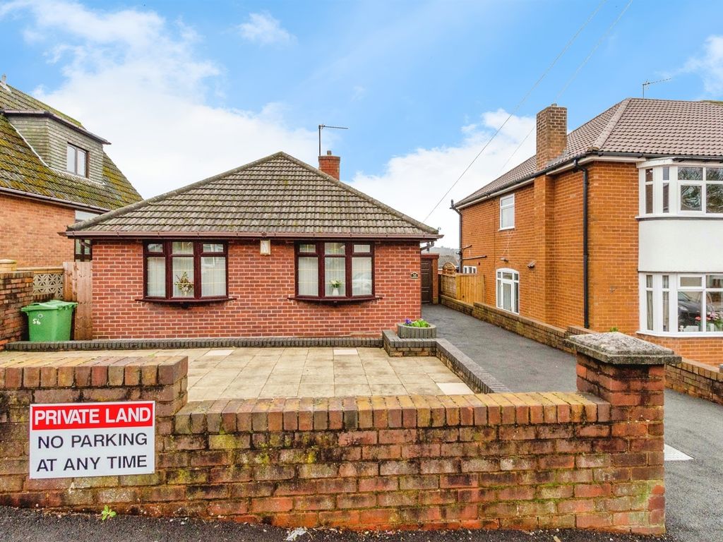 3 bed semidetached bungalow for sale in Ivyhouse Lane, Coseley