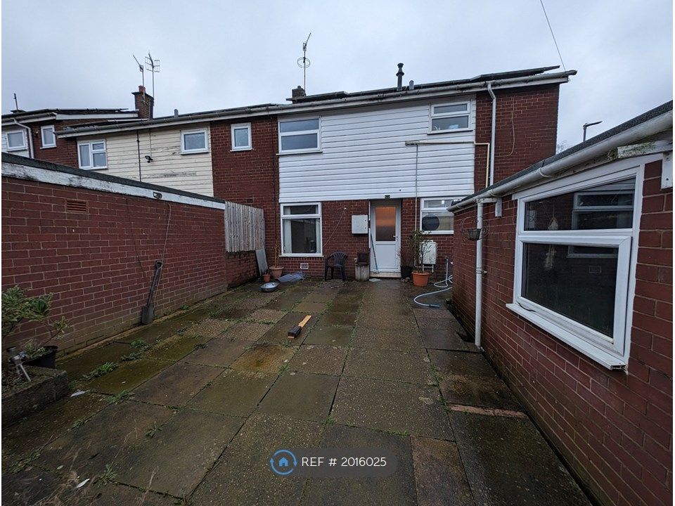 3 bed end terrace house to rent in Patrick Place, Brindley Ford, Stoke