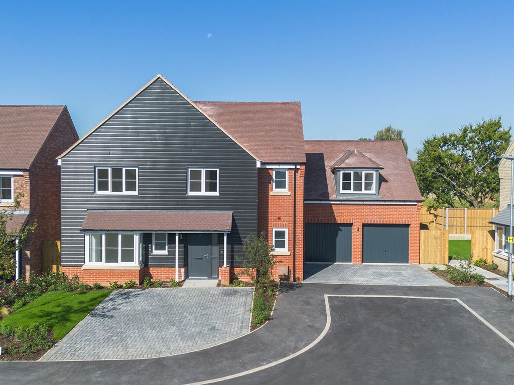 New home, 5 bed detached house for sale in Barleyfields, Clifton