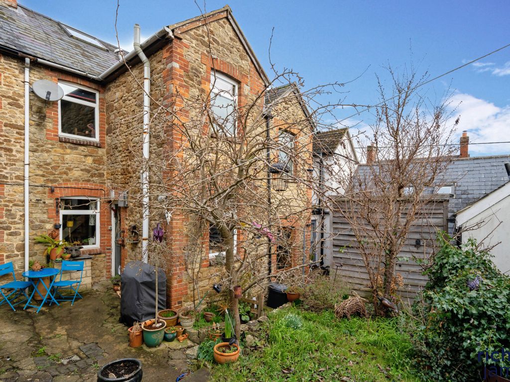 2 bed terraced house for sale in Eastrop, Highworth SN6 Zoopla